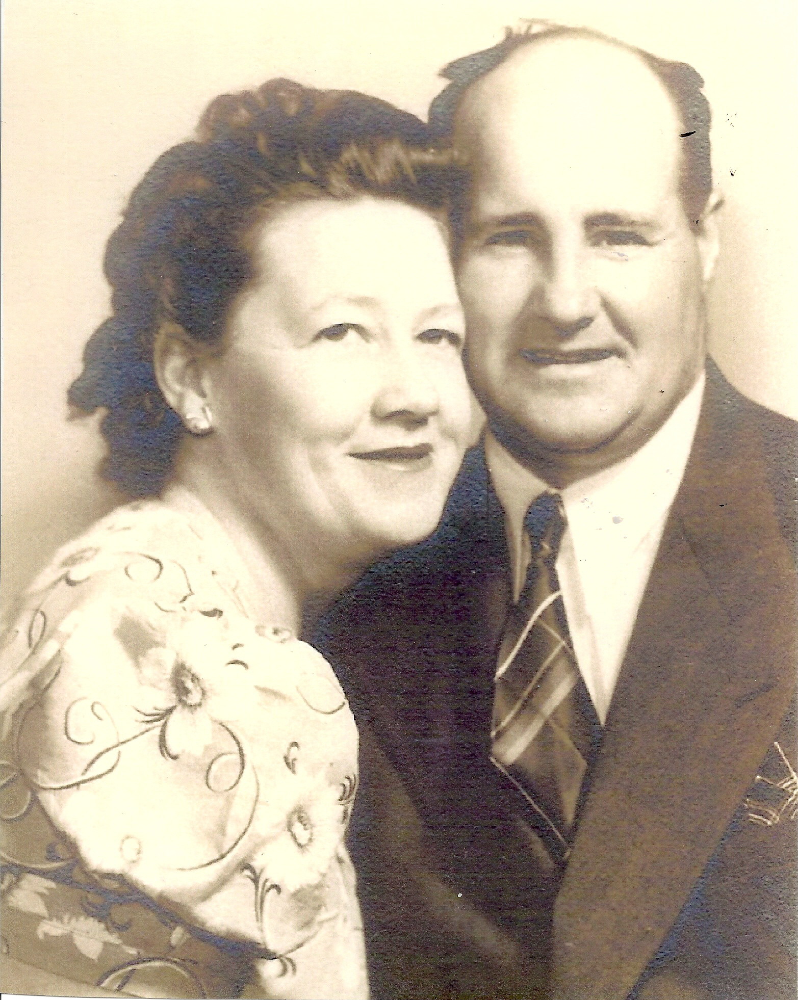 Josephine and Raymond Elliott (9001 KB) Cir 1955 Photo courtesy of Lynn Mintz (Click on Picture to View Full Size) picture