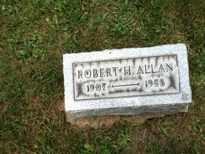 Robert H. Allan gravestone in Venice Cemetery (1139 KB) Photo from FindAGrave; Added by: Bear, Willow & Thumper, 5/31/2012 (Click on Picture to View Full Size) picture