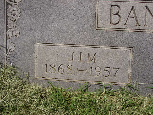 Husband detail on the Jim and Tennie Banister gravestone in Tahoka Cemetery (900 KB) Photo from FindAGrave; Added by: David Sifford, 7/22/2010 (Click on Picture to View Full Size) picture