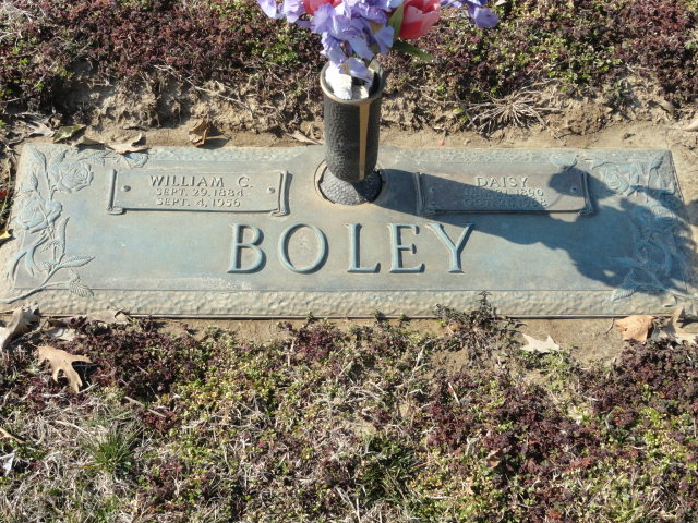 William and Daisy Boley gravestone in Forest Hills Memorial Gardens (900 KB) Photo from FindAGrave — Added by: Melanie Wood, 3/13/2013 (Click on Picture to View Full Size) picture