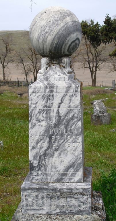 Polk and Delphine Butler monument (1 of 7) (909 KB) Photo from FindAGrave; Added by: Bill Vanderpool, 4/21/2010 (Click on Picture to View Full Size) picture