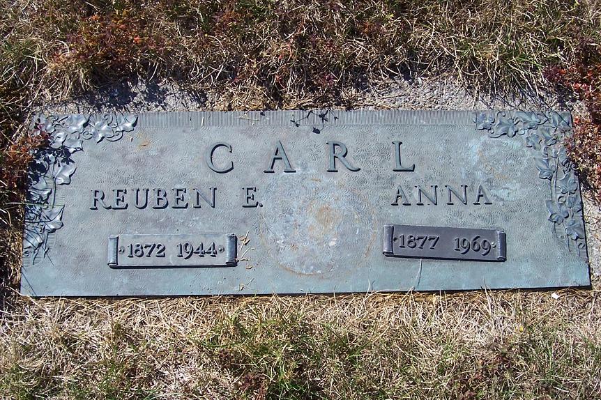 Reuben and Anna Carl gravestone in Mountain View Cemetery (1452 KB) 8 September 2008 Photo from FindAGrave; Added by: Piper, 9/09/2008 'Photo taken on 08September2008.' (Click on Picture to View Full Size) picture