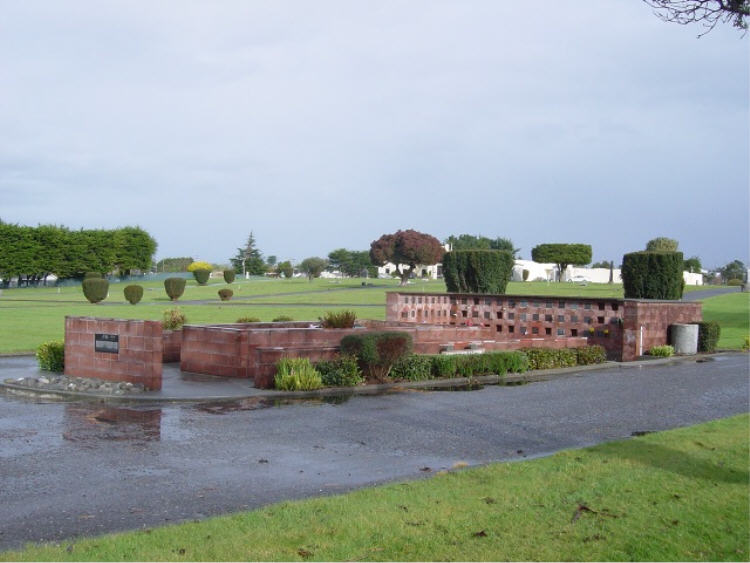 The Friendship Garden at Ocean View Cemetery (1240 KB) Photo from FindAGrave; Added by: Mike Dearbaugh, 1/25/2006 (Click on Picture to View Full Size) picture