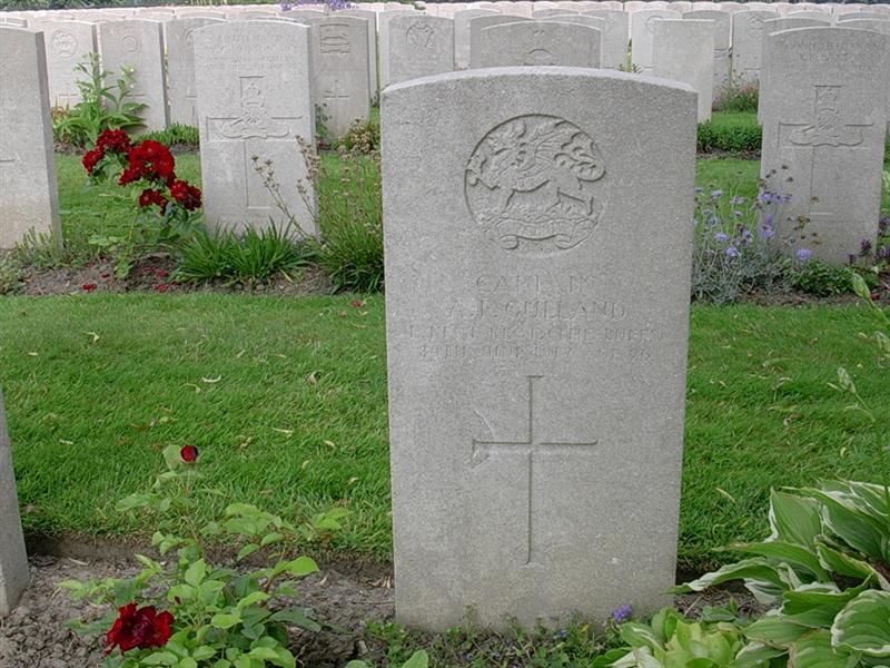 Captain A. F. Gulland gravestone in Lijssenthoek Military Cemetery (1406 KB) Photo from FindAGrave; Added by: International Wargraves Photography Project, 9/02/2005 (Click on Picture to View Full Size) picture