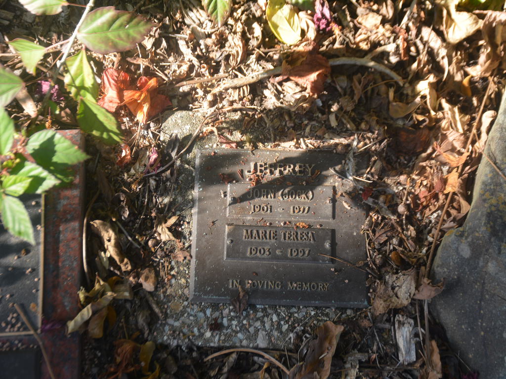 JEFFREY gravestone in Allambe Memorial Park (2304 KB) Photo courtesy of HeavenAddress.com (Click on Picture to View Full Size) picture