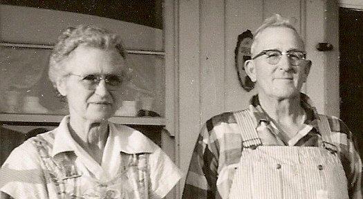 Maude and Leslie Hayes (443 KB) Abt 1945 Photo courtesy of Tina Brannan. (Click on Picture to View Full Size) picture