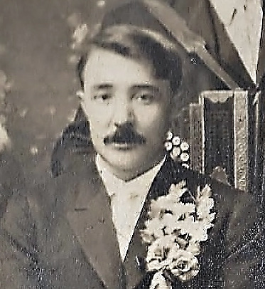 Pete Heirendt (444 KB) Detail from his brother's wedding photo (Click on Picture to View Full Size) picture