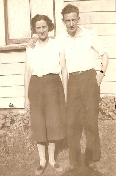 Ivy and Bill Milligan in Millerton, New Zealand (742 KB) Abt 1936 margw37 originally shared this on 05 Sep 2008 'This the only Photo of My Mum and Dad on their own' margw37 originally shared this on (Click on Picture to View Full Size) picture