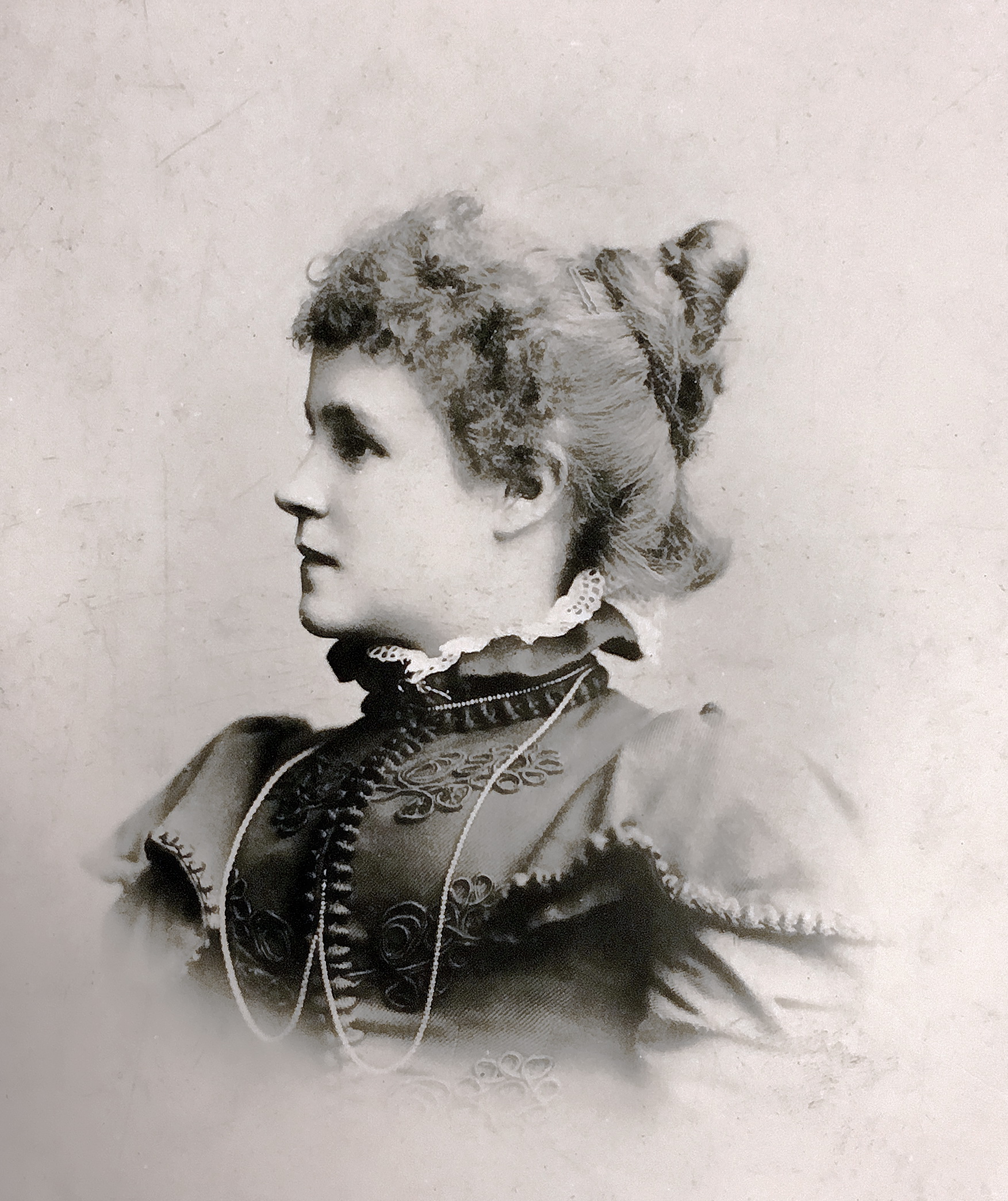 Agnes Scott McGill in Kilmarnock, Ayrshire, Scotland (18 years old) (10734 KB) Abt 1899 (Click on Picture to View Full Size) picture