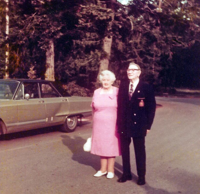 Jane and Andrew McLintock (1912 KB) Abt 1962 Photo courtesy of Dave Ireland. (Click on Picture to View Full Size) picture