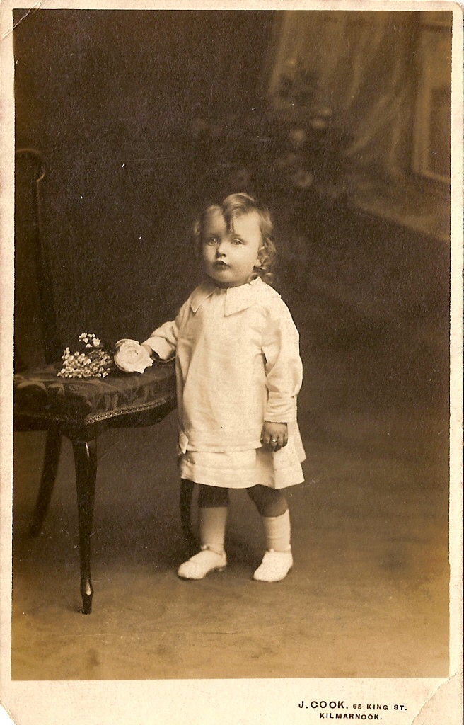 Bill Milligan baby photo (1968 KB) 1915 Studio photo of William Milligan as a baby. margw37 originally shared this on 06 Sep 2008 (Click on Picture to View Full Size) picture