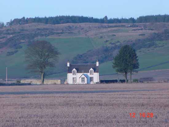 Tonnachrae Farmhouse in Inch, Wigtown, Scotland (667 KB) 2001 Photo taken by John Arthington in 2001 (received in a Word file sent to me by William Brown). (Click on Picture to View Full Size) picture