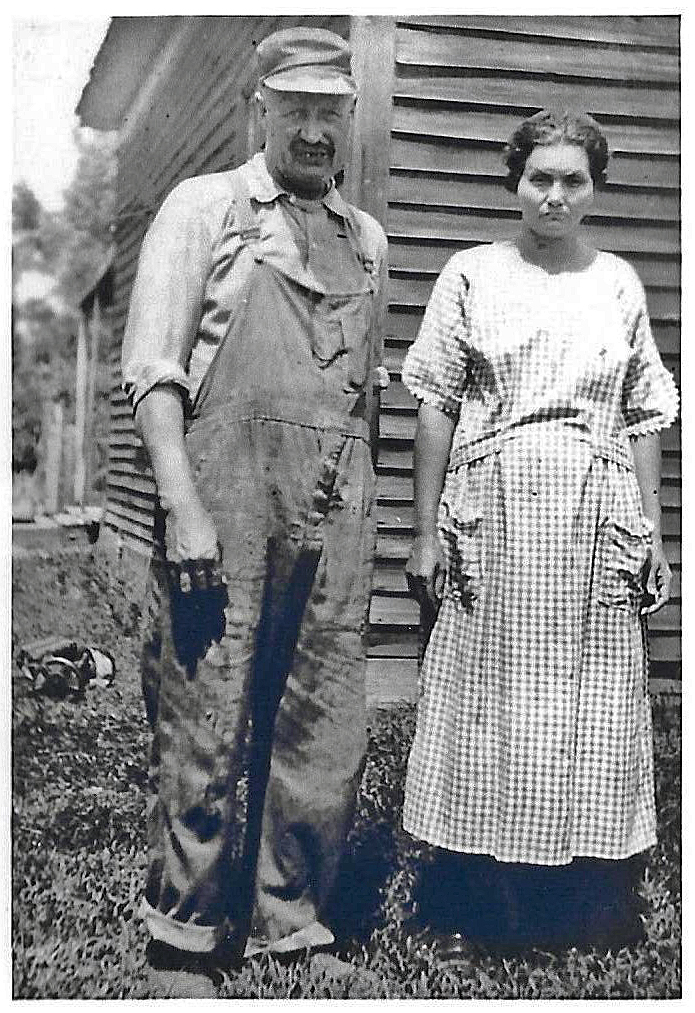 Francis Marion Yates and his wife Mary Bell (Holman) Yates (2071 KB) Abt 1919 Original photo courtesy of Carol Williams (date of photo is an estimate). (Click on Picture to View Full Size) picture