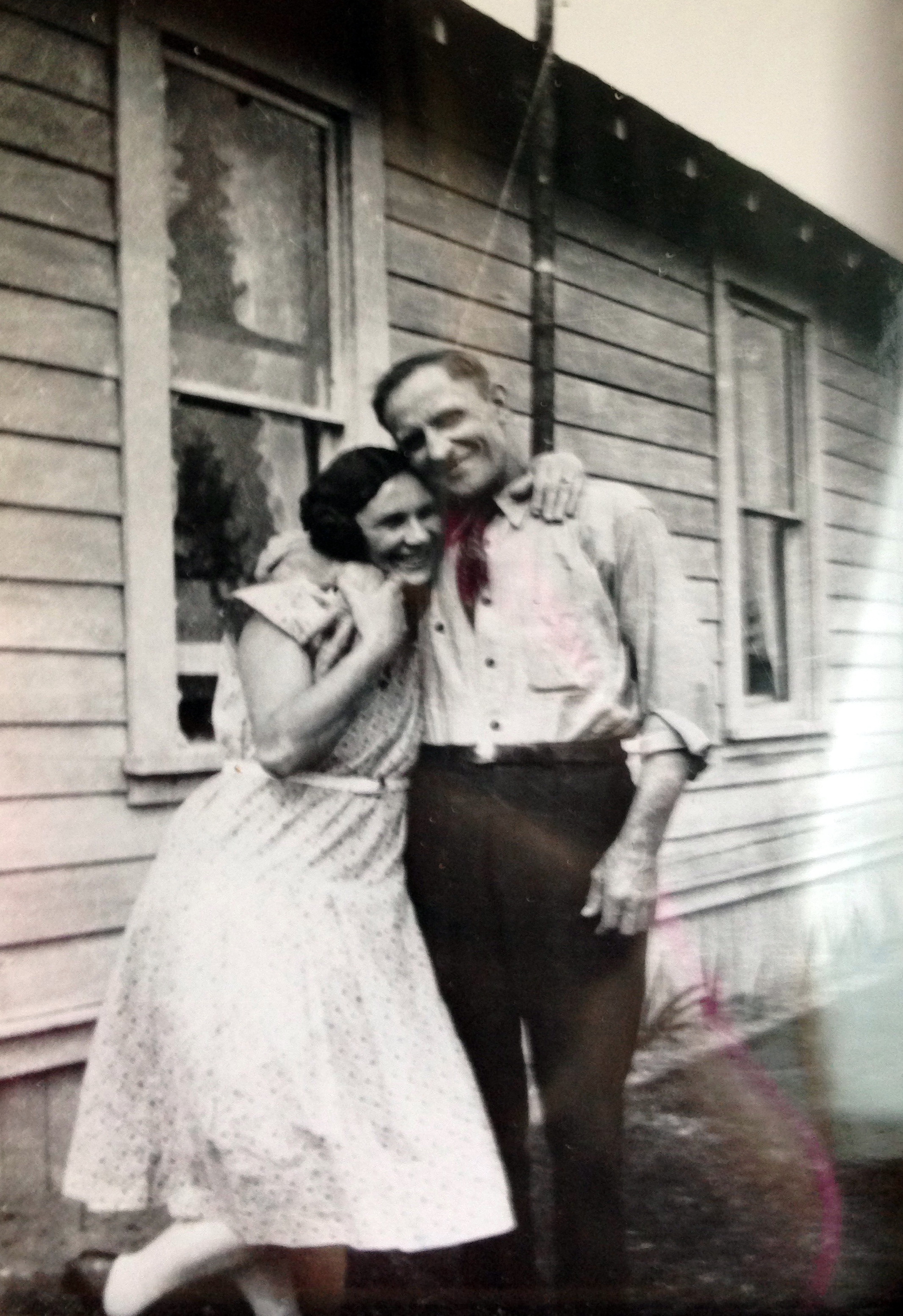 Rosa and Joe Young (19406 KB) Abt 1925 Photo courtesy of Tina Brannan. (Click on Picture to View Full Size) picture